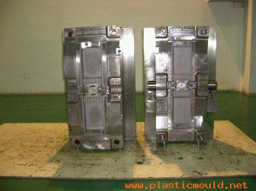 Plastic Mold for Auto with Hydraulic Cylinder