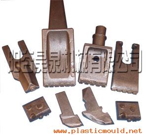 Flat teeth and holder for foundation drilling
