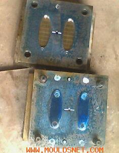 Plastic injection brush mould
