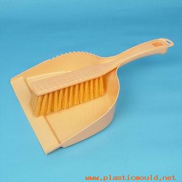 mini dustpan w/brush