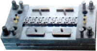 multi-cavity hot-runner injection mould